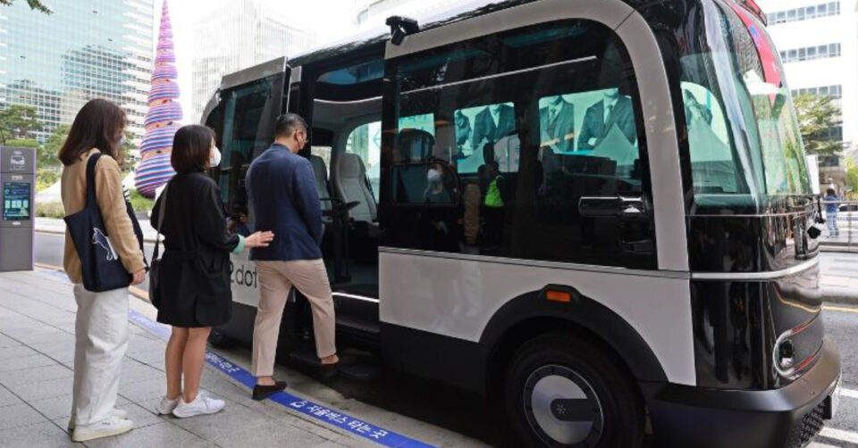 self drive bus